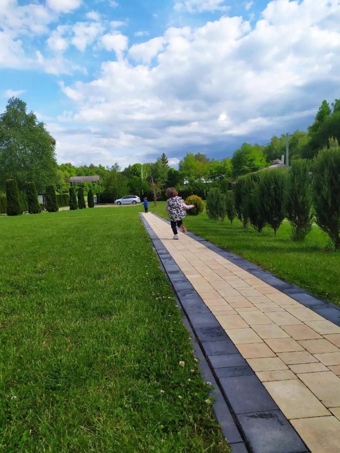 Hotel Osrodek Wczasowy "Wczasy Pod Grusza" Biecz Esterno foto
