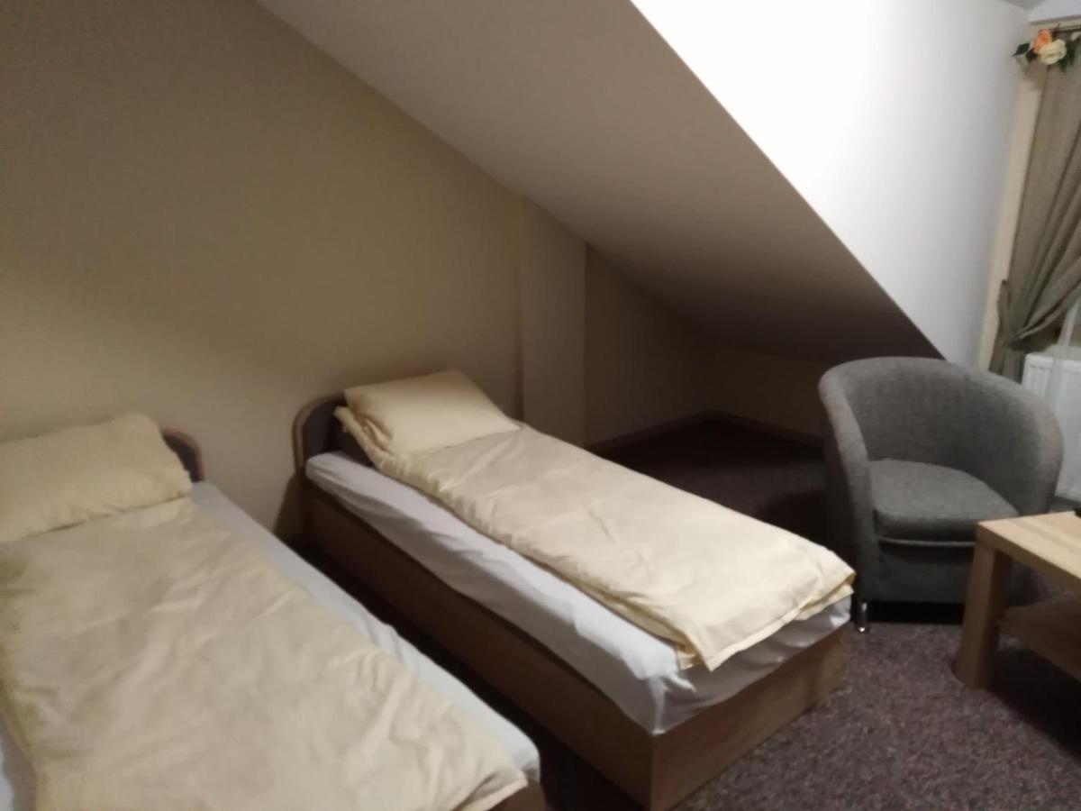 Hotel Osrodek Wczasowy "Wczasy Pod Grusza" Biecz Esterno foto