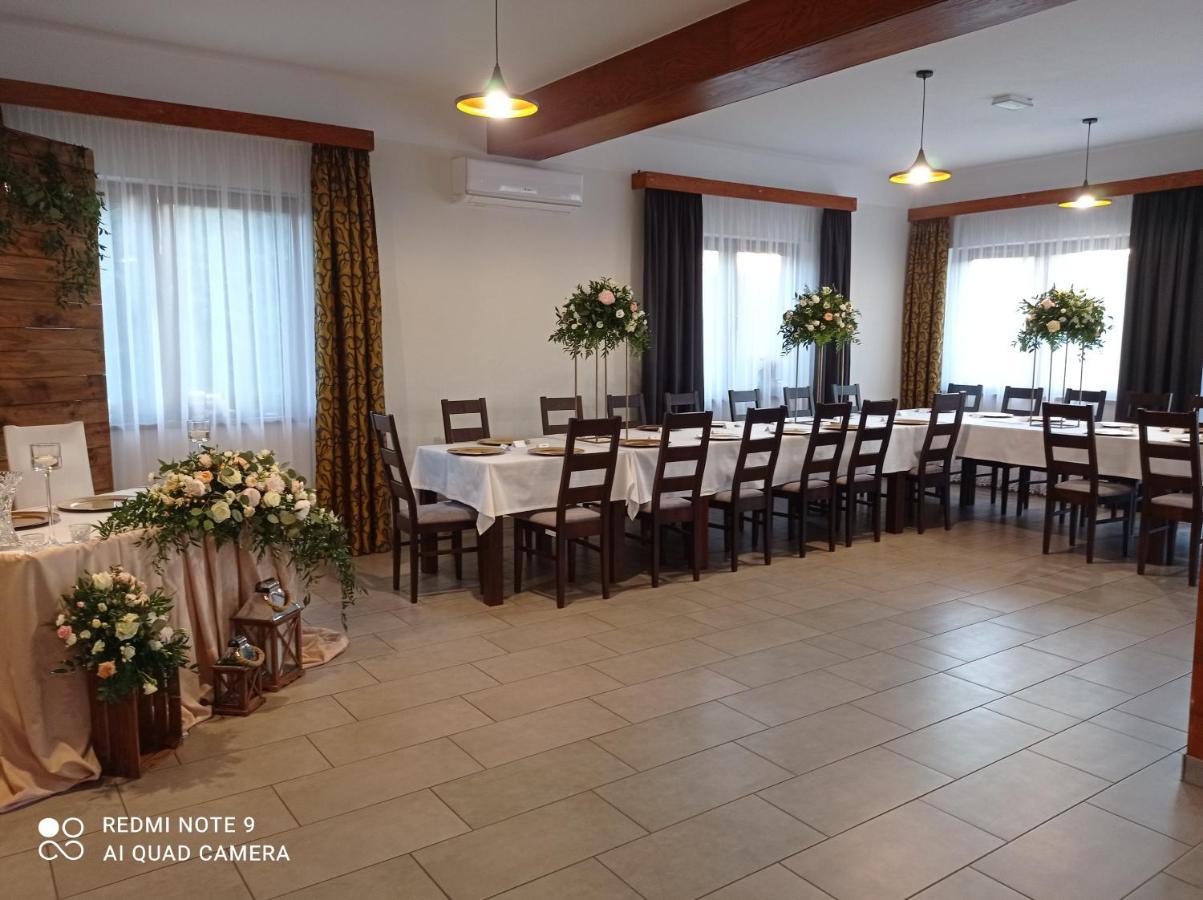 Hotel Osrodek Wczasowy "Wczasy Pod Grusza" Biecz Esterno foto